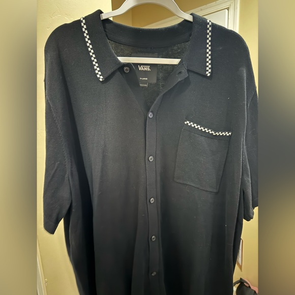 ***2 BRAND NEW Men’s button up shirt Vans XL - Picture 4 of 4